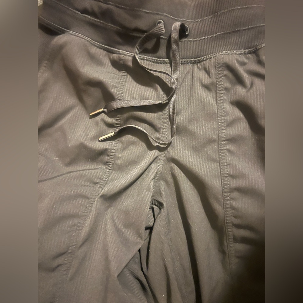 Lululemon Dance Studio Mid-Rise Jogger black size 4 - Picture 3 of 4